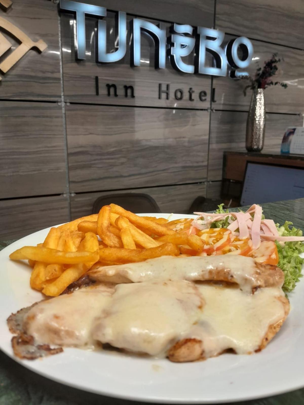 Hotel Tunebo Inn Риоача Экстерьер фото