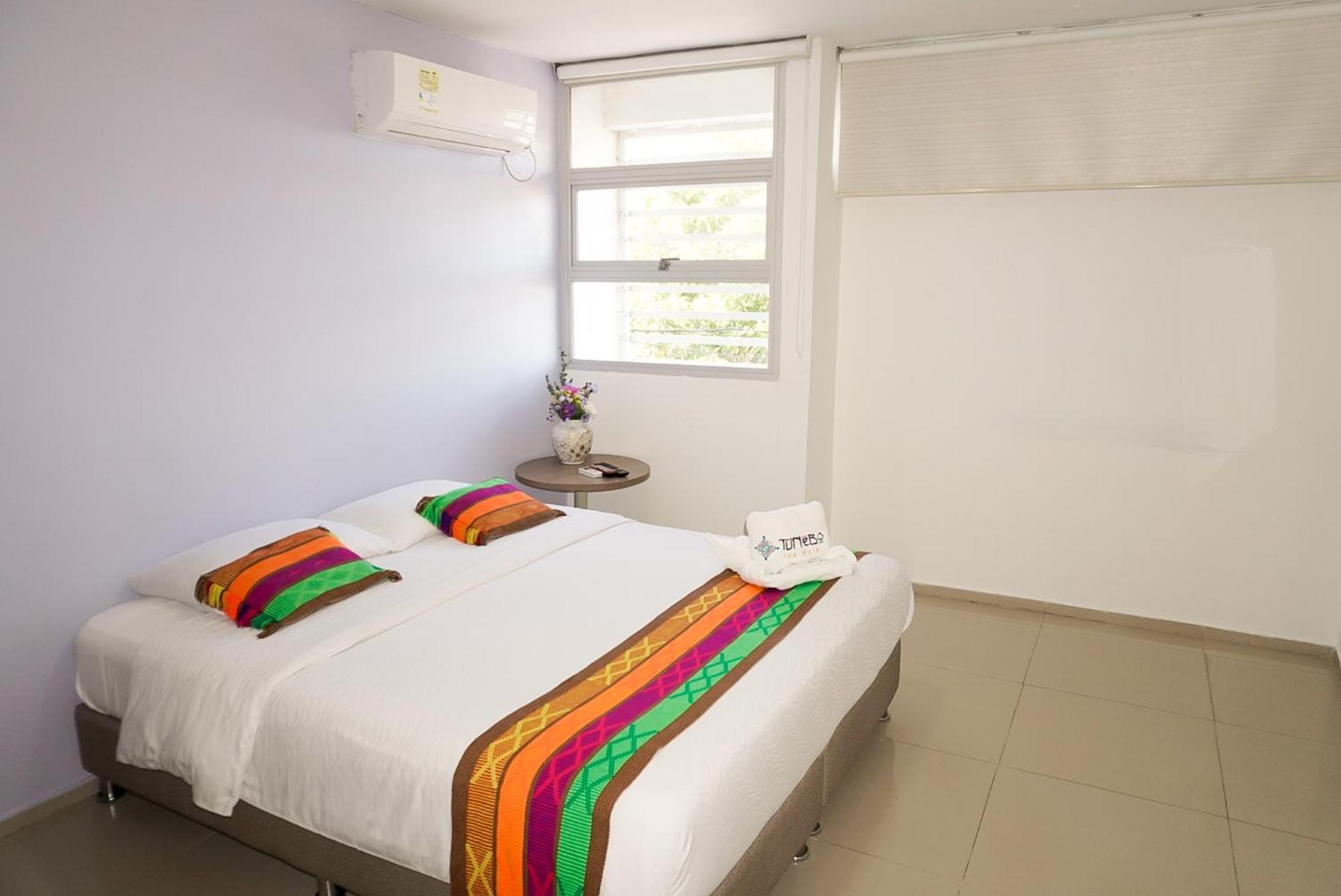Hotel Tunebo Inn Риоача Экстерьер фото