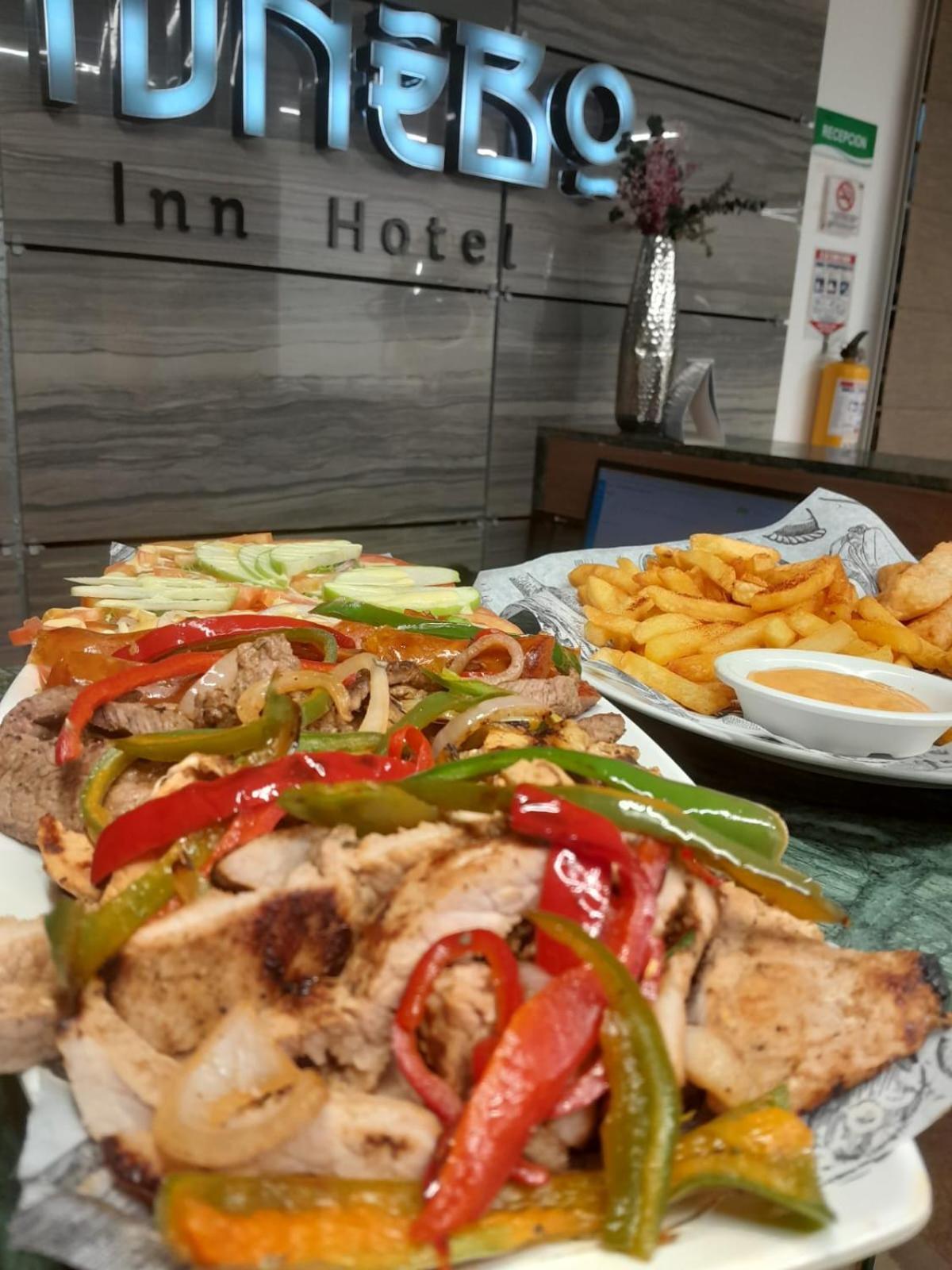 Hotel Tunebo Inn Риоача Экстерьер фото